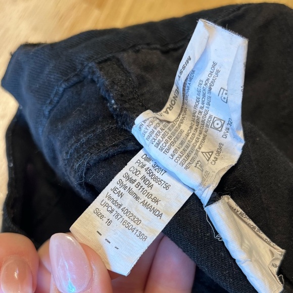 Gloria Vanderbilt Women’s Black Denim Jeans Distressed Raw Edge Size 16 - Picture 8 of 15